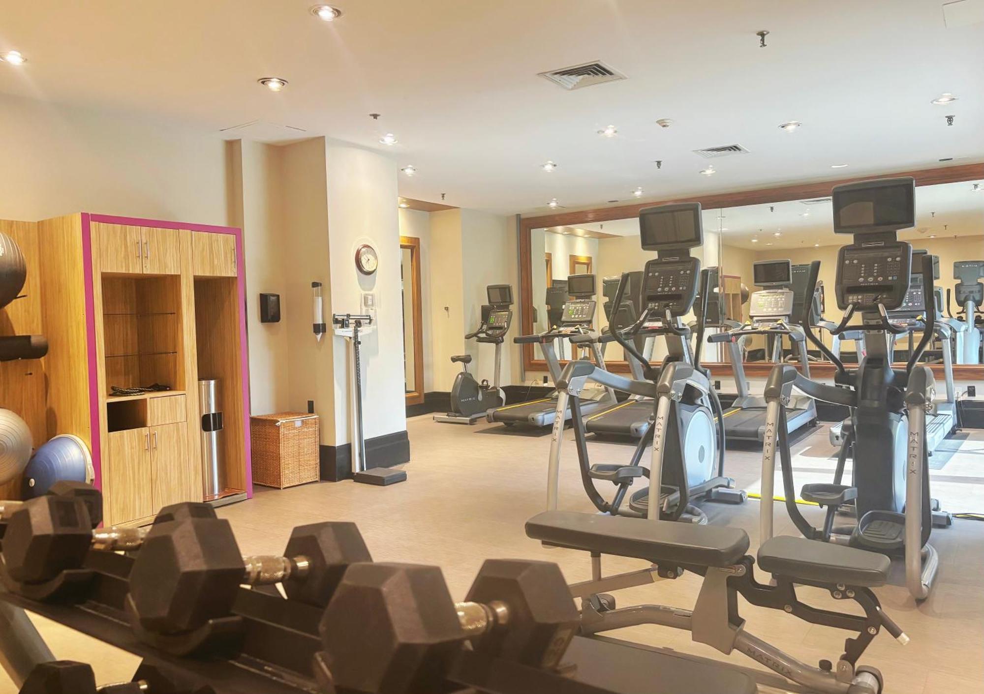 Hotel Chateauneuf Gatineau-Ottawa กาติโน ภายนอก รูปภาพ